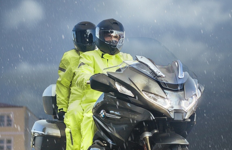 Michelin Road 6 GT - O 15 % väčšia priľnavosť než pneumatika MICHELIN® Road 5 GT za mokra vďaka 100% zmesiam MICHELIN Silica Technology™ a novému behúňu.